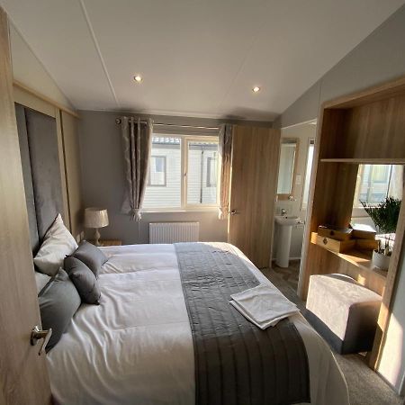 Sea View Beach Lodge Trecco Bay 3 Bedroom Porthcawl Exterior photo