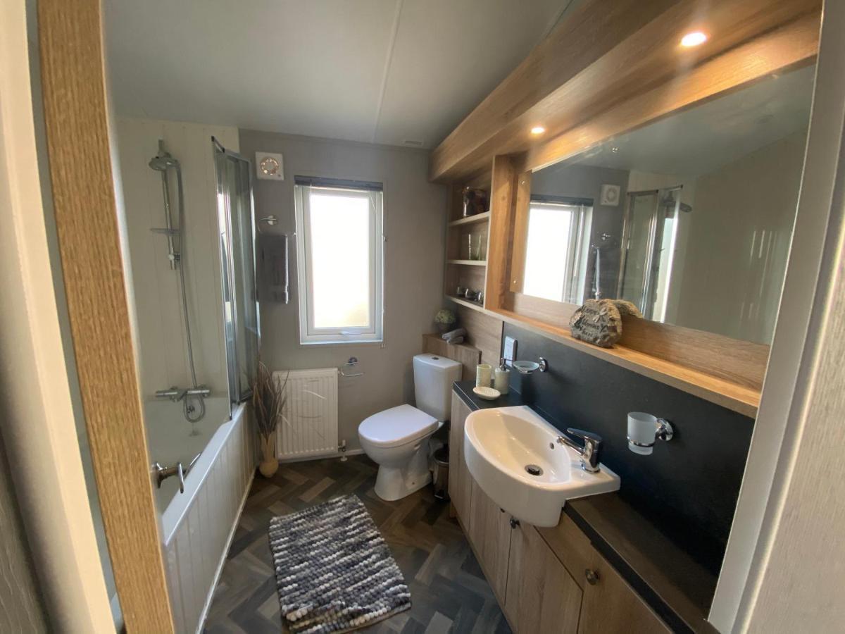 Sea View Beach Lodge Trecco Bay 3 Bedroom Porthcawl Exterior photo