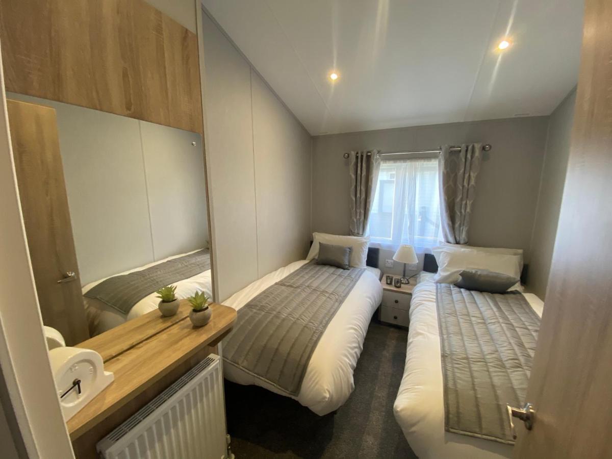 Sea View Beach Lodge Trecco Bay 3 Bedroom Porthcawl Exterior photo