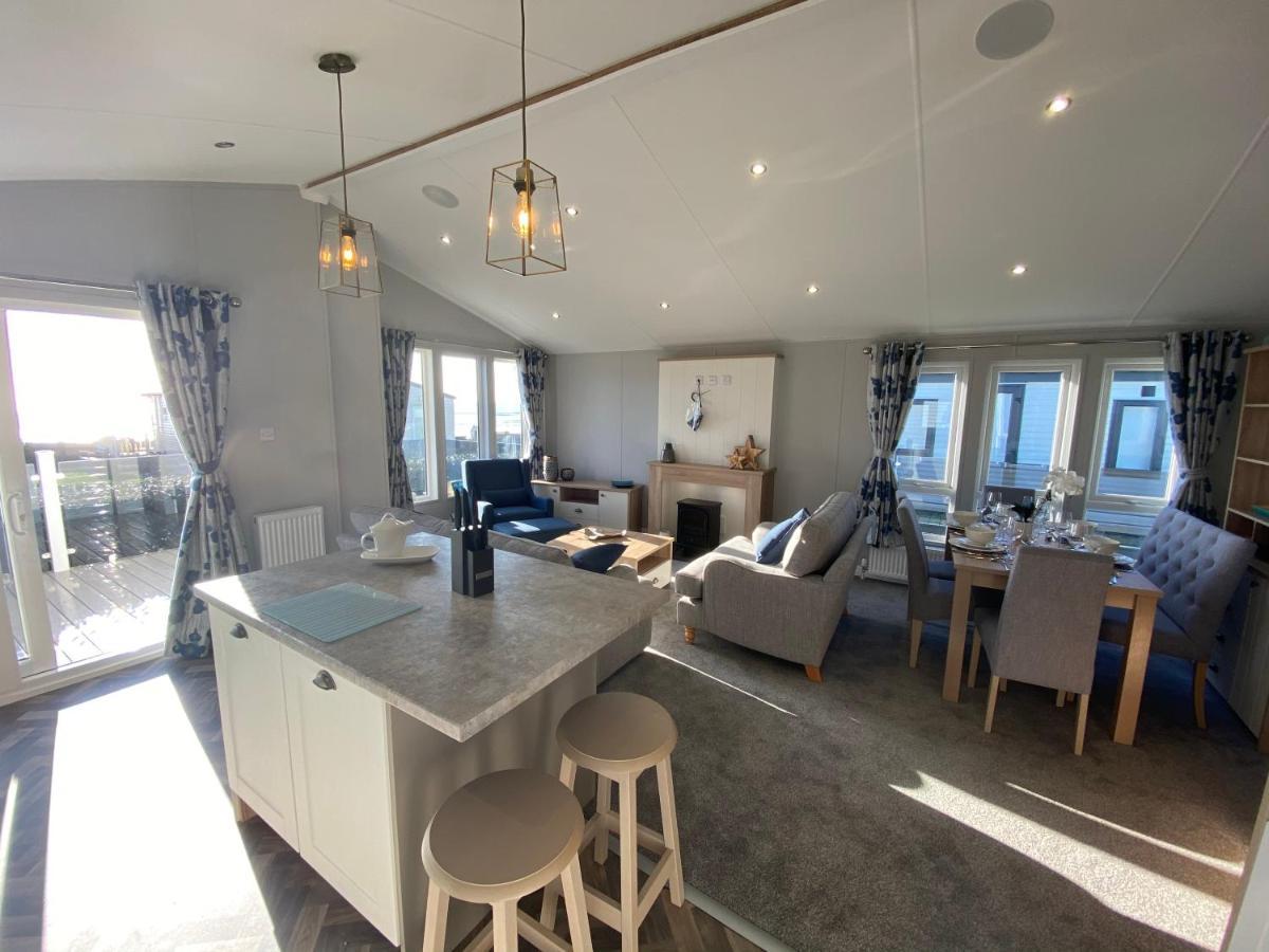 Sea View Beach Lodge Trecco Bay 3 Bedroom Porthcawl Exterior photo